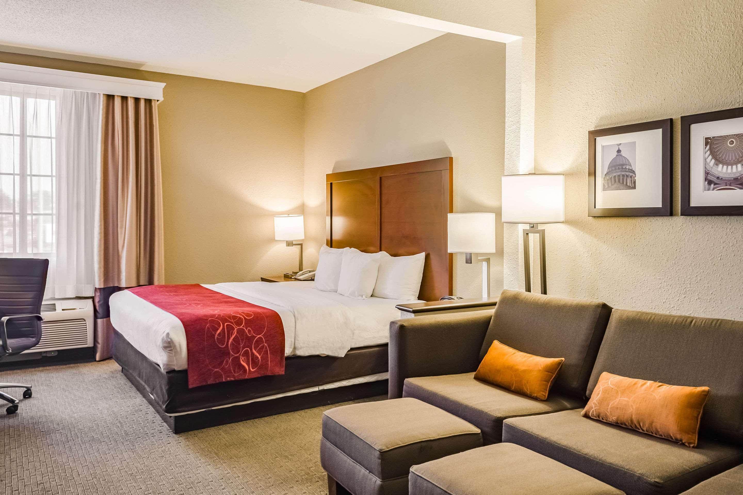 Comfort Suites Хатисбург Екстериор снимка