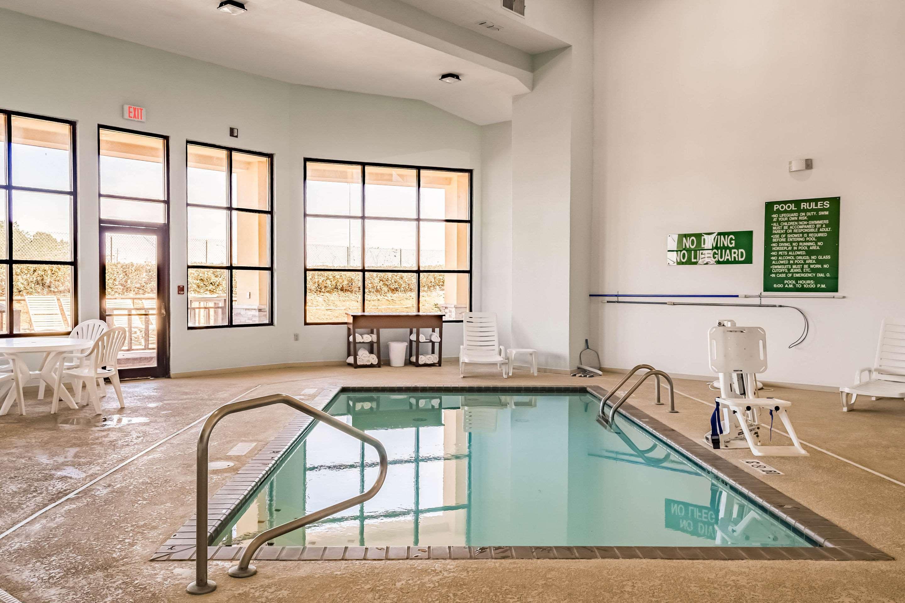 Comfort Suites Хатисбург Екстериор снимка
