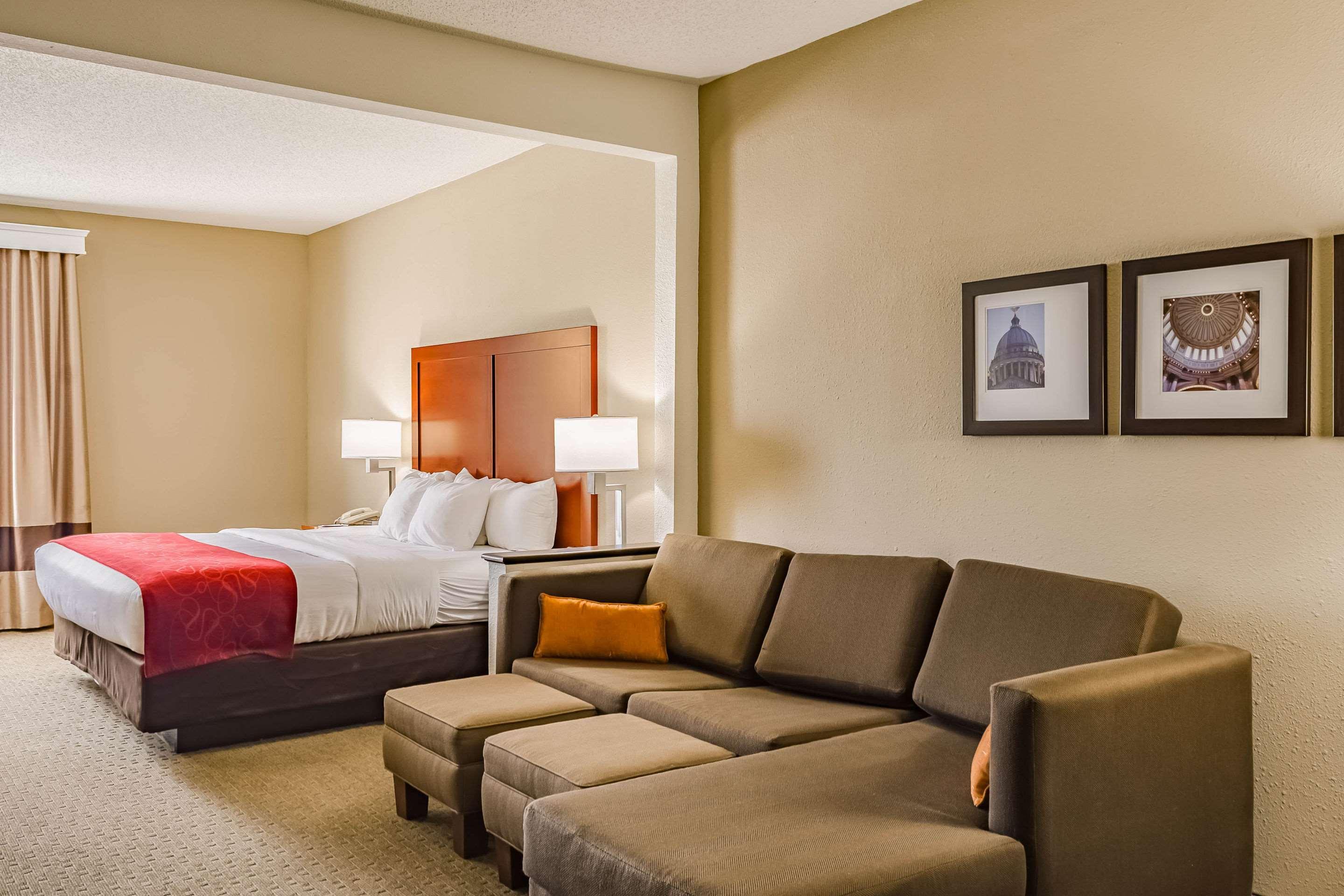 Comfort Suites Хатисбург Екстериор снимка