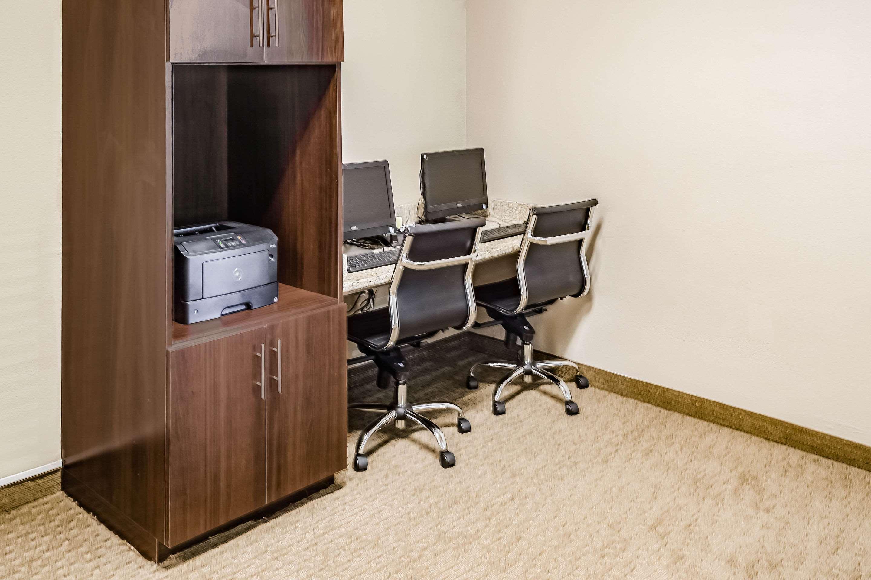 Comfort Suites Хатисбург Екстериор снимка