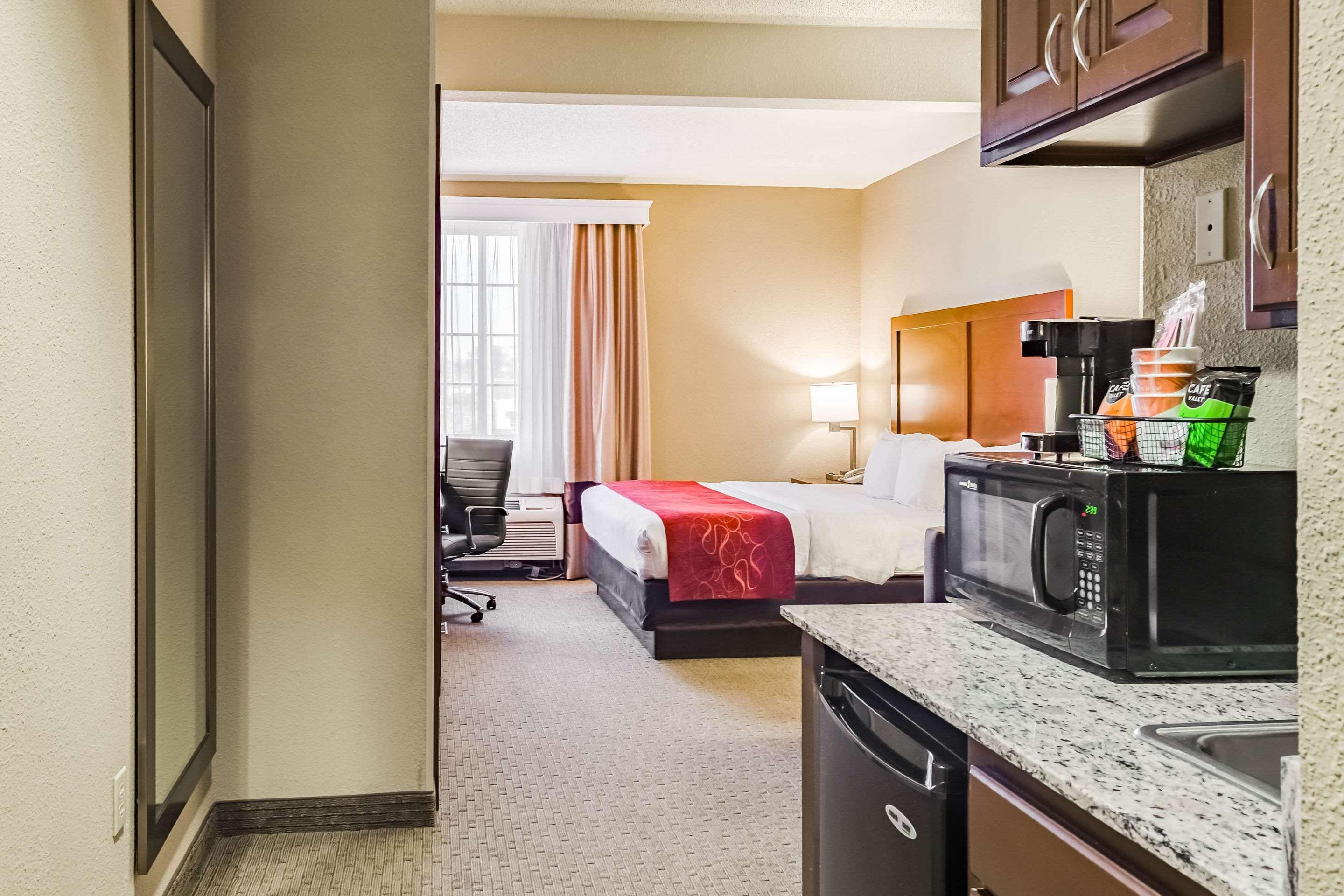 Comfort Suites Хатисбург Екстериор снимка