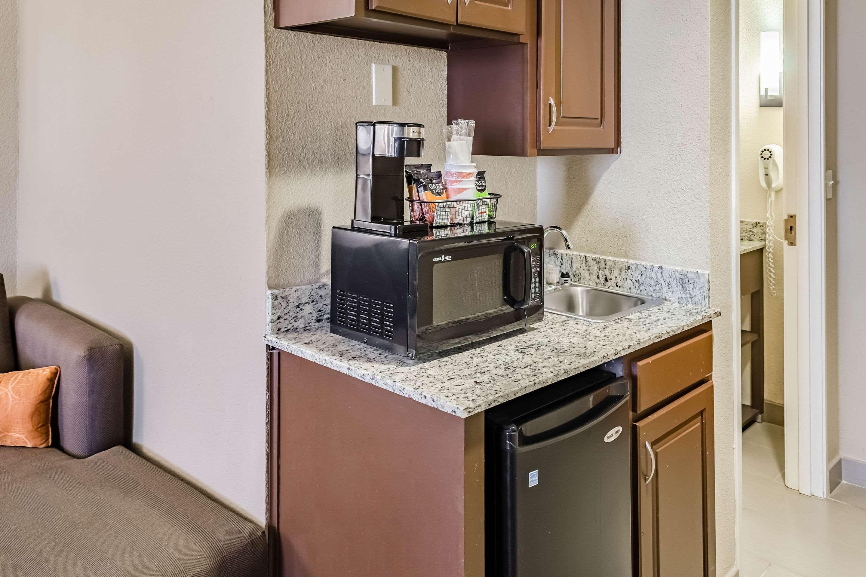 Comfort Suites Хатисбург Екстериор снимка