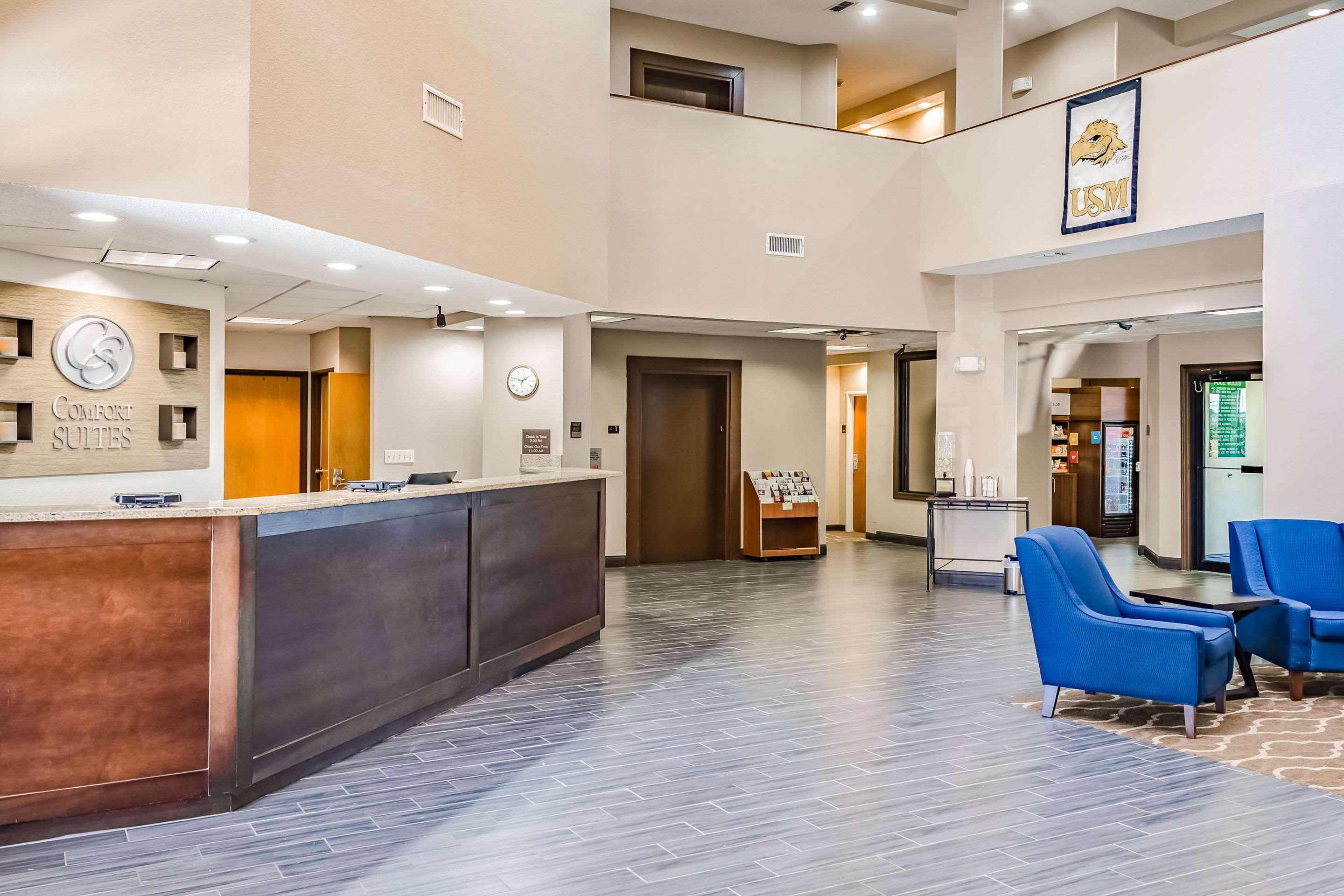 Comfort Suites Хатисбург Екстериор снимка