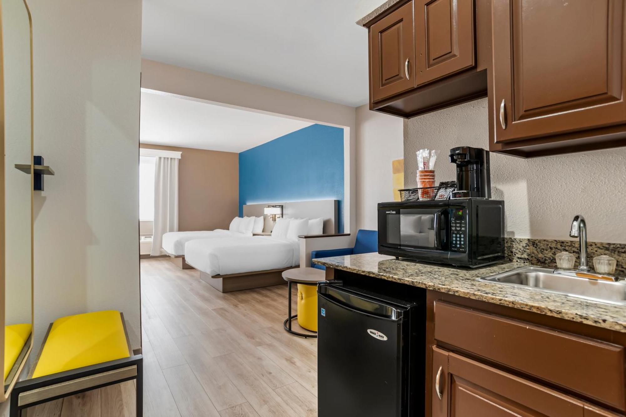 Comfort Suites Хатисбург Екстериор снимка
