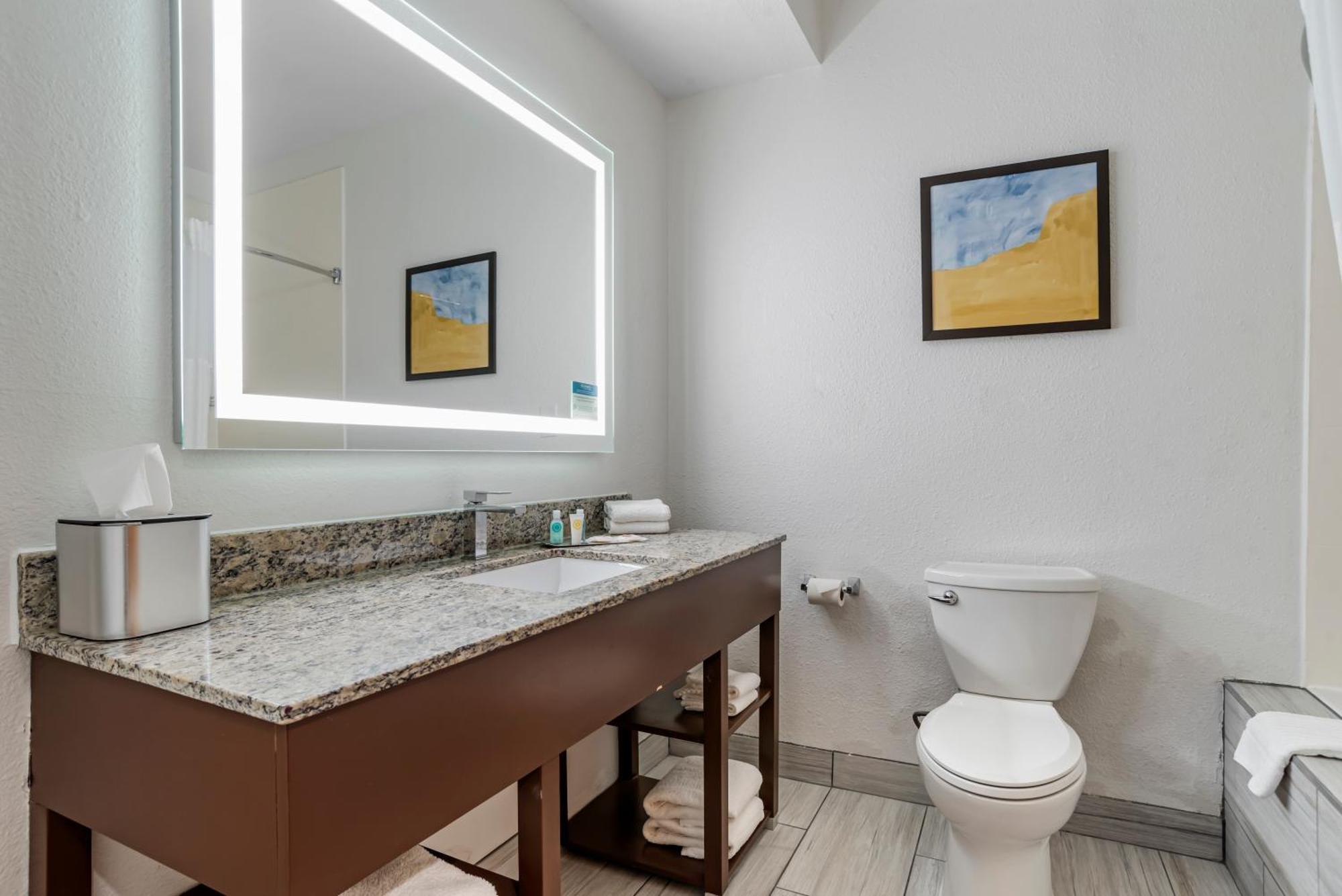 Comfort Suites Хатисбург Екстериор снимка