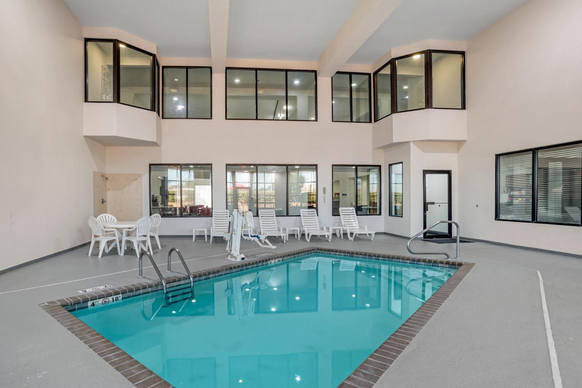 Comfort Suites Хатисбург Екстериор снимка