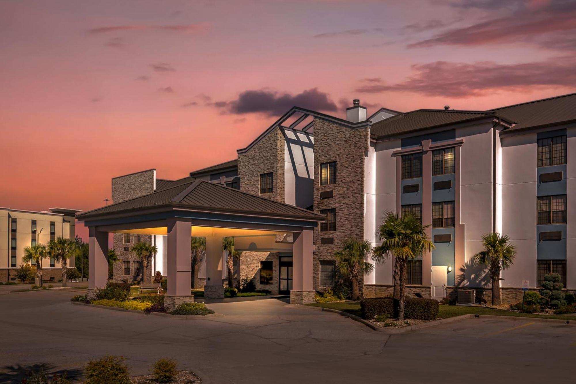 Comfort Suites Хатисбург Екстериор снимка