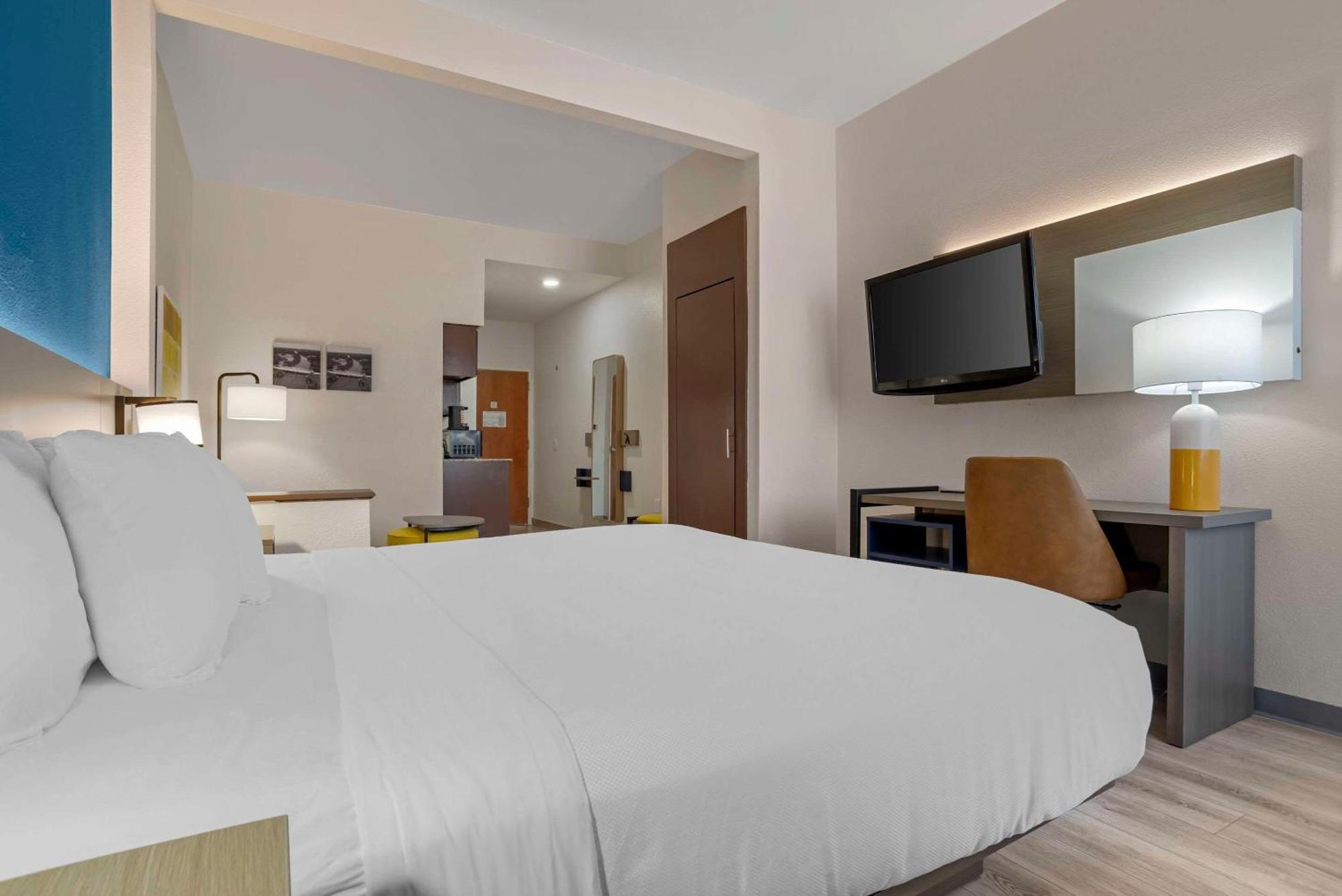 Comfort Suites Хатисбург Екстериор снимка