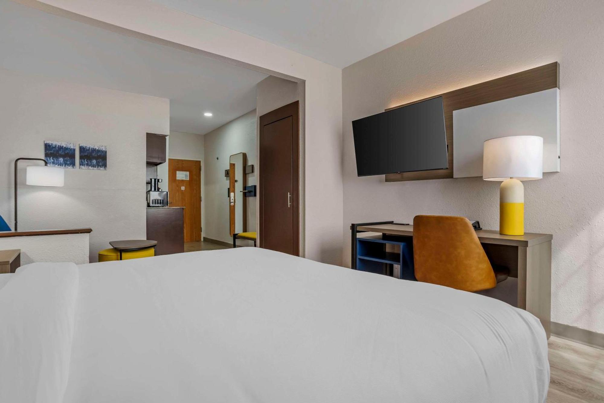 Comfort Suites Хатисбург Екстериор снимка