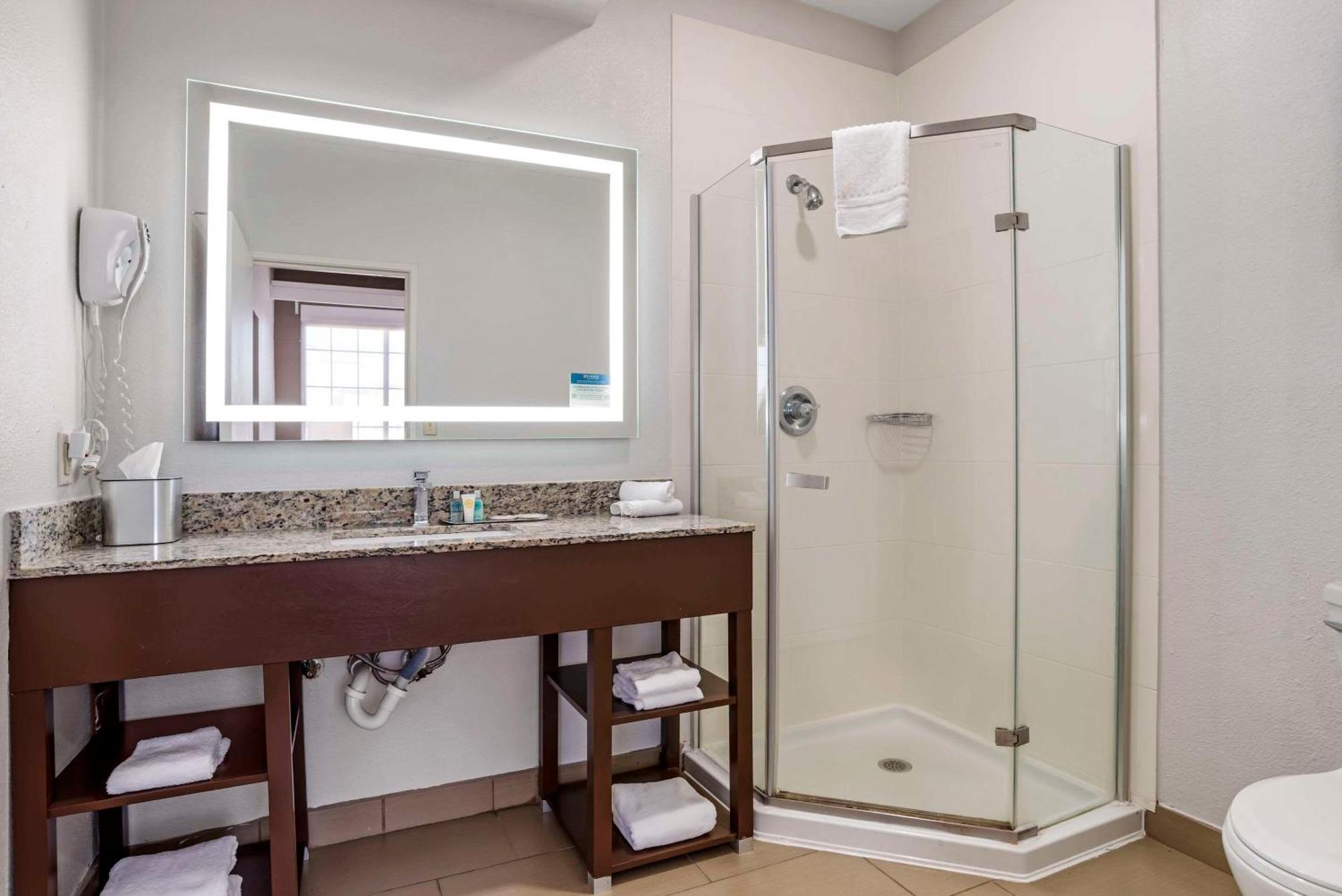 Comfort Suites Хатисбург Екстериор снимка
