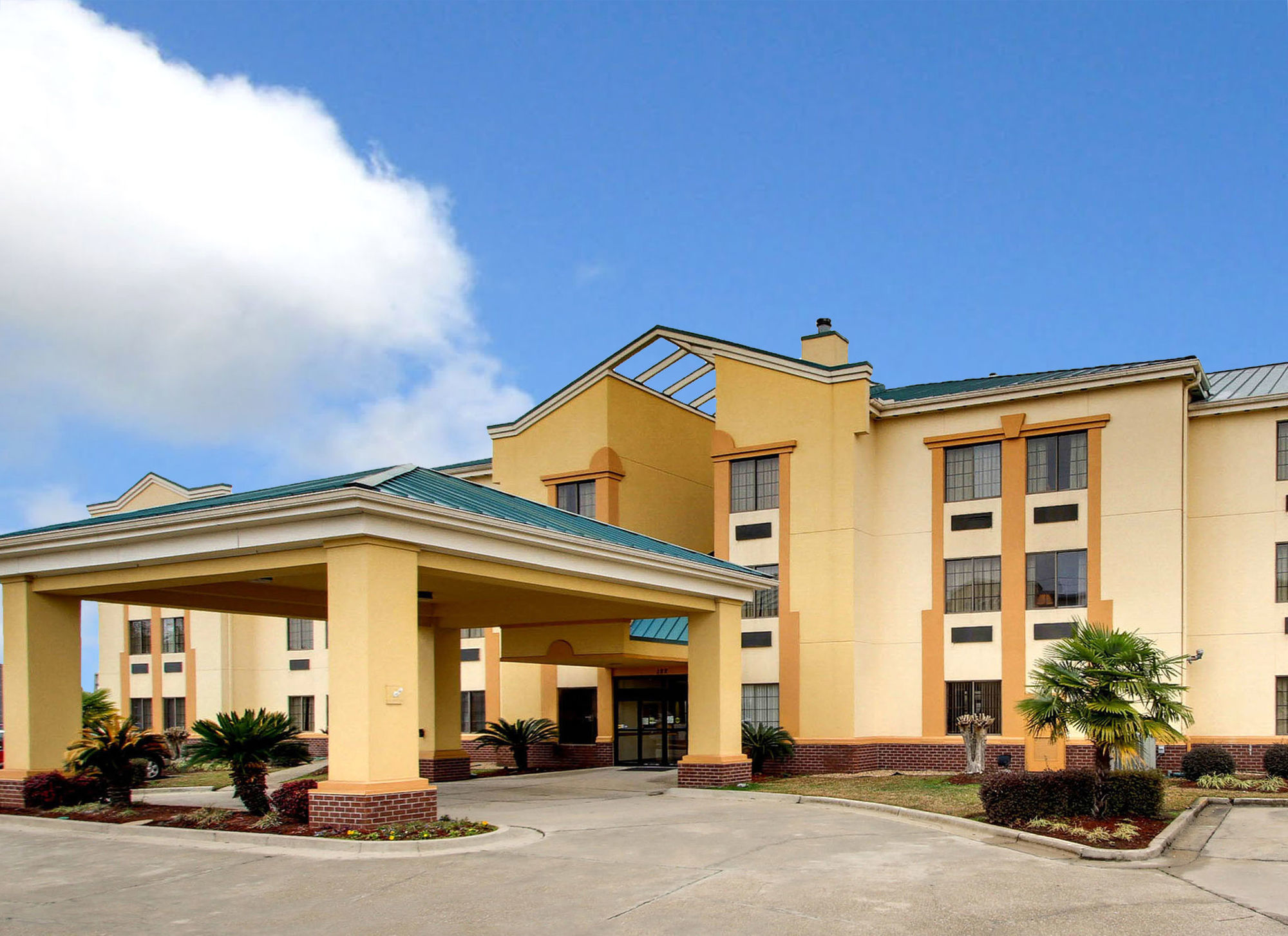 Comfort Suites Хатисбург Екстериор снимка